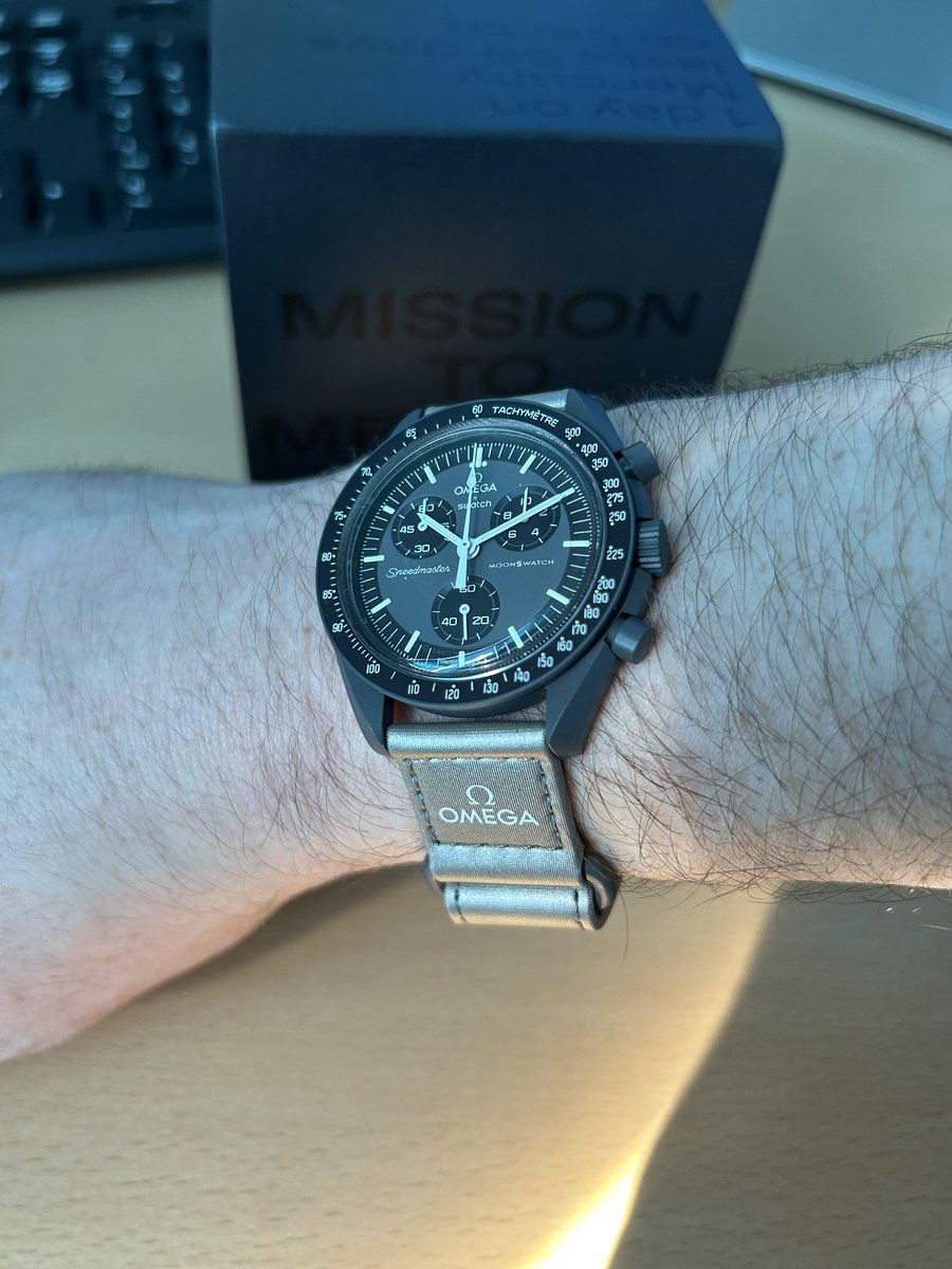 My new toy arrived today, thanks to a special guy in Glasgae going and picking it up for me. 

It’s weirdly light due to the bioceramic material used to build it, but it has all the fine detail you’d expect of a Swiss Omega x Swatch product #moonswatch