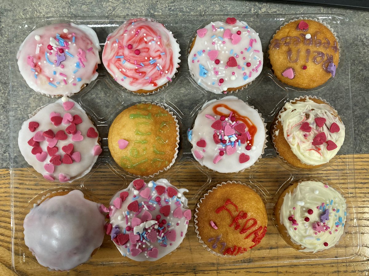 👏🚒 Big shout out to the thoughtful youngsters who made a special visit to Redcar Fire Station last week to honour National Firefighters Day.

Much to the delight of crews they brought appreciation posters & tasty treats which didn’t last long at all! 🧁👨‍🚒 #ThrowbackThursday