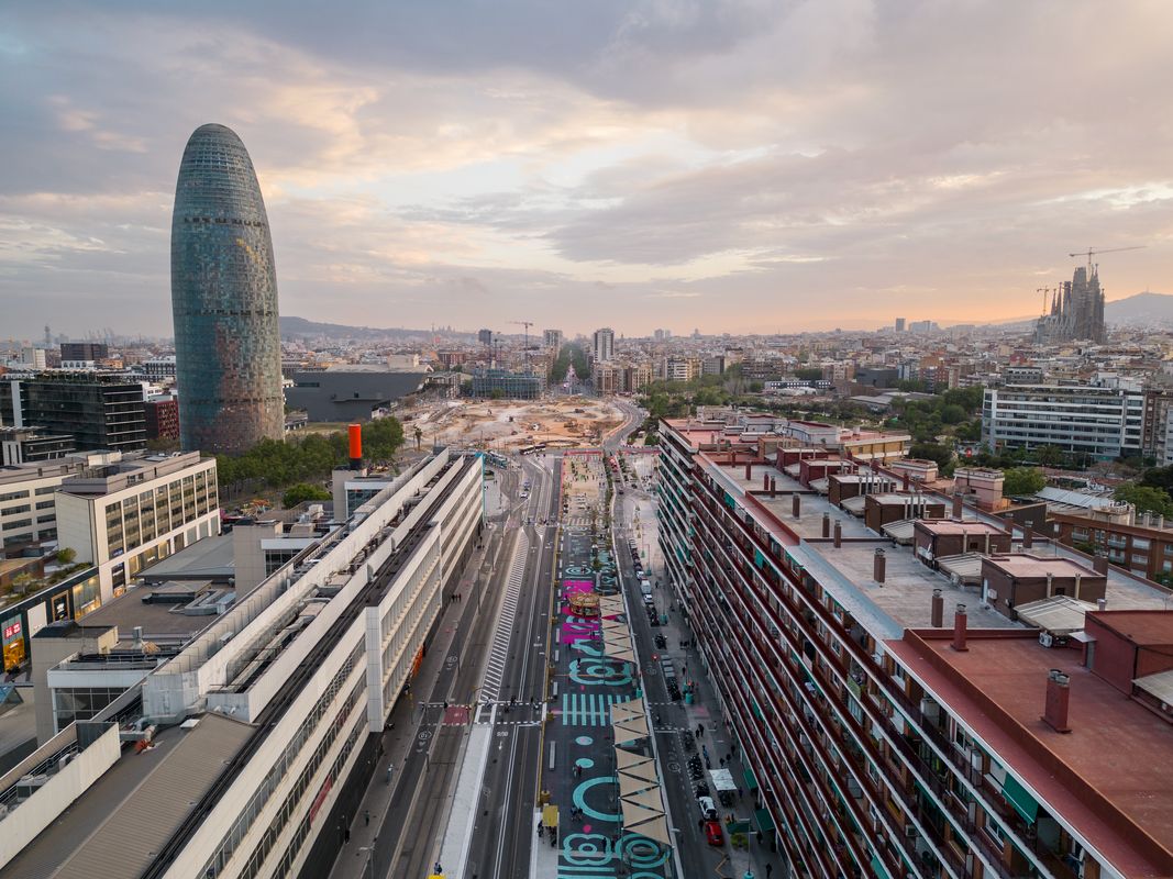 Barcelona, ciutat resilient: destaca en transport públic i integració de persones vulnerables, segons l'informe Resilient Cities Index 2023. ⬇️tuit.cat/jlk7O ©️📸Martí Petit. @BarcelonaTurism @bcn_ajuntament @cambraBCN @TurismeDIBA @economistimpact