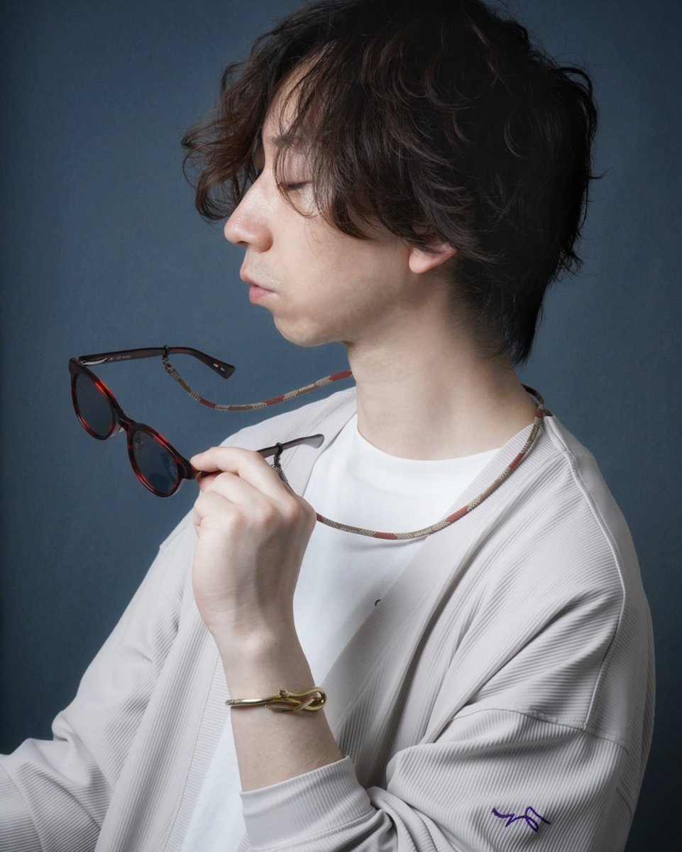 meganeazcom's tweet image. グラスコード3色入荷しております😊

パッと見分かりにくいですが、プリントではなく3色の生地を編み込んでデザイン及び文字を入れてあります👍

私はキャンプで使いたいなって思いました😁
(予定はありませんが‥)

#DIFFUSERTokyo