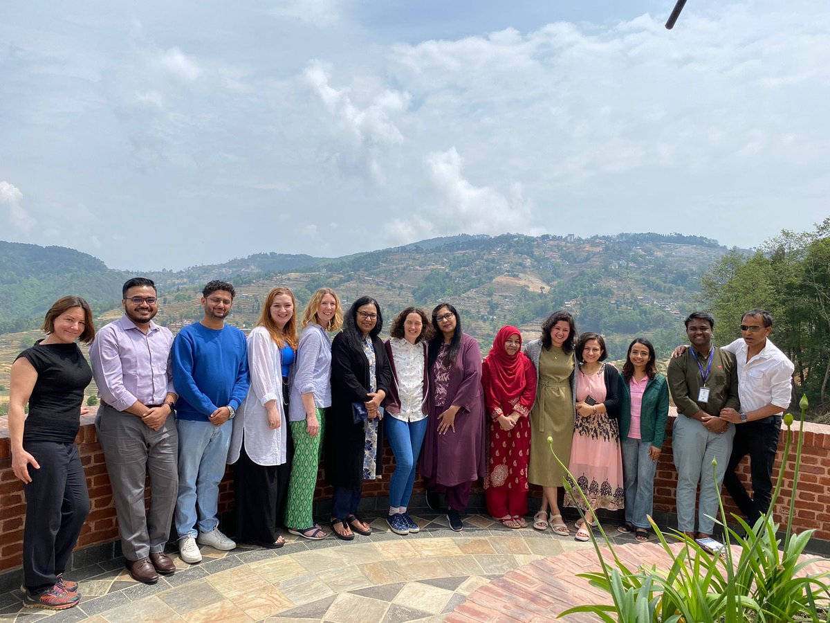 Wonderful to have the whole #COSTAR team together today! Ready to finalise our coding frame & analyse data from our community engagement intervention to address #AMR @HERDIntl @arkfoundation1 @NuffieldLeeds @FightingMalaria @GlobalAgEd