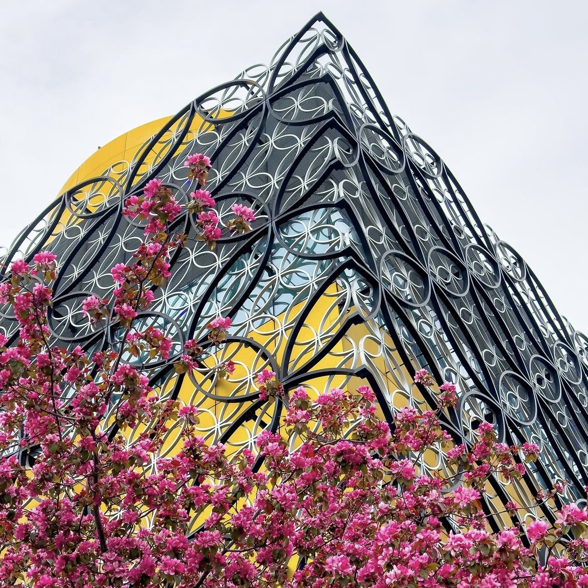 OSelectProperty's tweet image. Birmingham in Bloom! The sun is starting to shine in the city and we&apos;re loving seeing it come to life! #SelectProperty

📸 (IG) prophotograhypictures