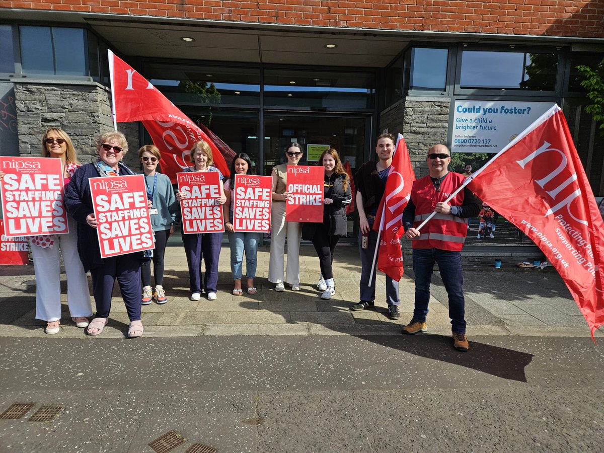 Day 2 on the picket lines for the NIPSA Social workers fighting for safe staffing and protection of services. The sun is shining but there's dark days ahead unless staffing shortages are urgently addressed. #UTW