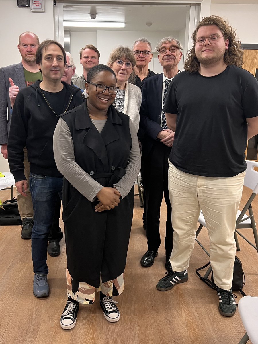 A gentle start post-election as Canonbury and De Beauvoir wards join forces for their May Ward meeting. Updates by councillors and good discussions were had. Members of both wards very welcome in June. DM for details 👍 @JasziieeM @LoveDeBeauvoir #Labour #canonbury #DeBeauvoir