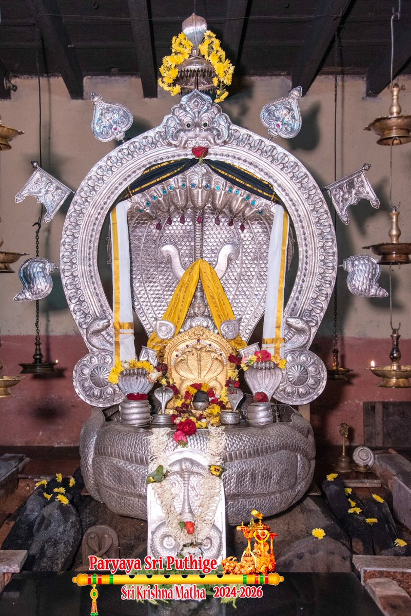 09.05.2024 
Udupi Shri Krishna Darshanam
'DEVESHA' ALANKARA SHRI KRISHNA