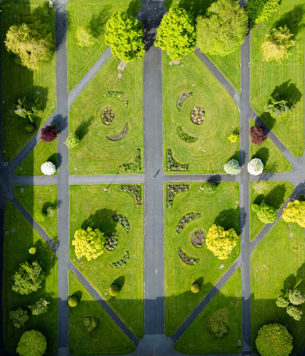 A bird's eye view of St Joe's Square on the South Campus this morning 🌤️ 🦋

📸 by Daniel Balteanu

#MaynoothUni #SouthCampus #GreenCampus #StPatsCollege