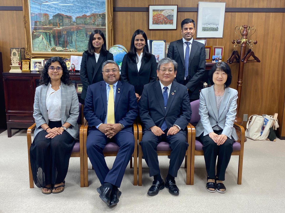 Ambassador @AmbSibiGeorge met Prof. TANIZAWA Yukio, President, Yamaguchi University, and interacted with Indian faculty and students of the University. #ConnectingHimalayaswithMountFuji