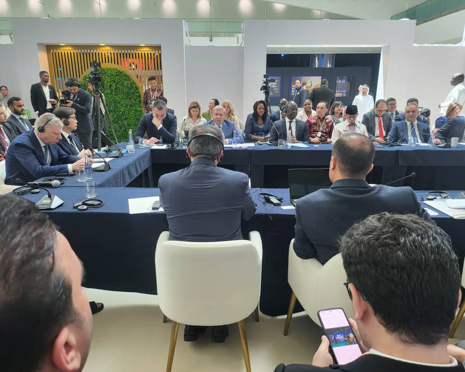 JoelLisomba's tweet photo. La RDC, est forte de ses potentialités économiques, est l'une des meilleures destinations d'affaires pour les investisseurs internationaux; à rassuré le Ministre Congolais du #ComExt Jean-Lucien BUSSA au forum annuel d'investissement à #Abou_Dhabi. @PrimatureRDC @Presidence_RDC https://t.co/pAzy5vuTxN