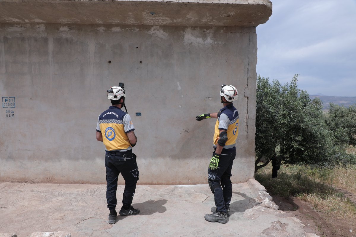 Today, Thursday, May 9th, our teams received a report of an explosion in the village of Al-Mantara in the countryside of Jisr al-Shughur, west of #Idlib. After arriving on scene, our team discovered that a cluster bomb left over from previous shelling in the area had detonated