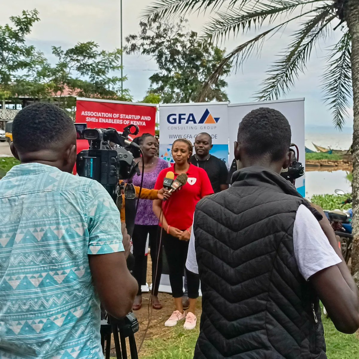 nexmedium's tweet photo. WE coordinated media liason on behalf of @WiseKenyaOrg
at Dunga Beach in Kisumu during their community engagement on cybersecurity.
#CybersecurityAwareness #Kisumu #LakeRegion #DigitalSafety #NEXMedium #WeAreWISE #CyberHygiene4SMEs https://t.co/ArosZr2HxB