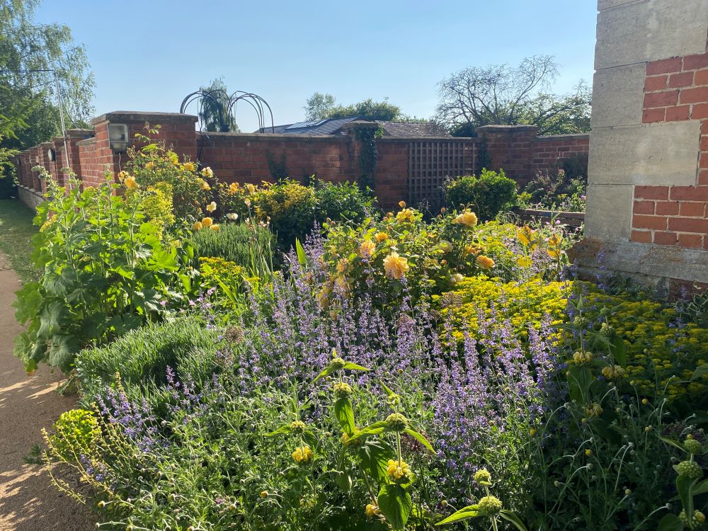Save the date! 

On Monday 20th May 2024, we are opening our Sculpture Garden as part of the National Garden Scheme.

- Plant &amp; garden book stalls
- Heritage apple orchard
- Galleries open
- New sculptures
- Info on bees/compost
- Free parking
PLUS MORE

natureinart.org.uk/ngs/