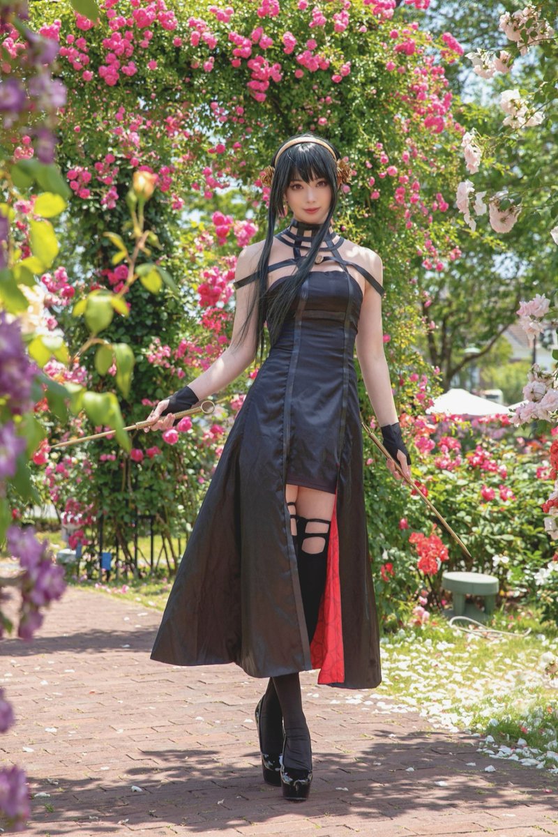 Cosplay
ヨルフォージャー🌹いばら姫
📸にくさん
今年のハウステンボスの
バラ祭りも何かしたいな〜🌹

長崎 モデル コスプレ