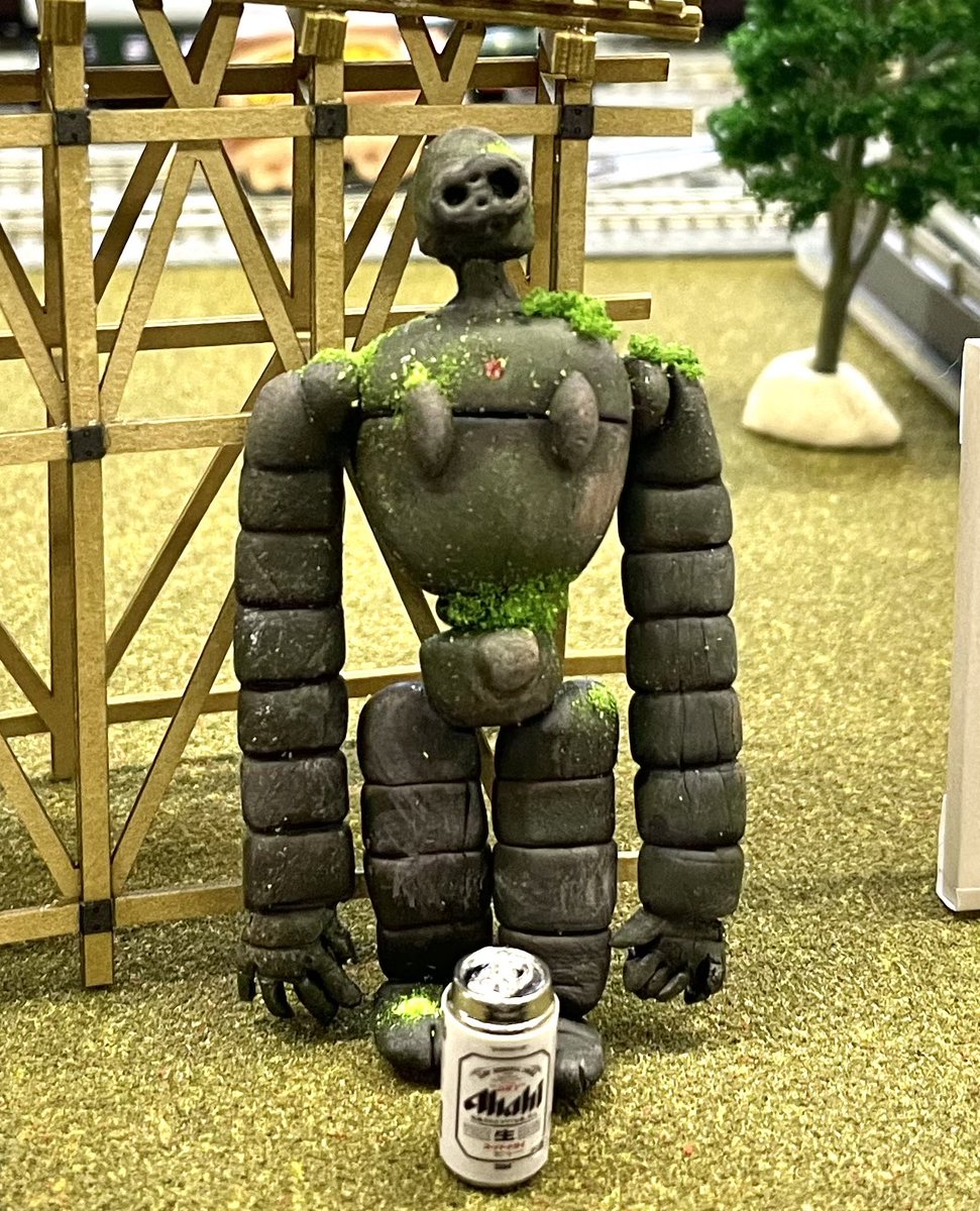 kinomepan's tweet photo. 久々に粘土細工

ラピュタのロボット兵🪦

苔を生やすのは楽しいな https://t.co/ZgoGgtXQzJ