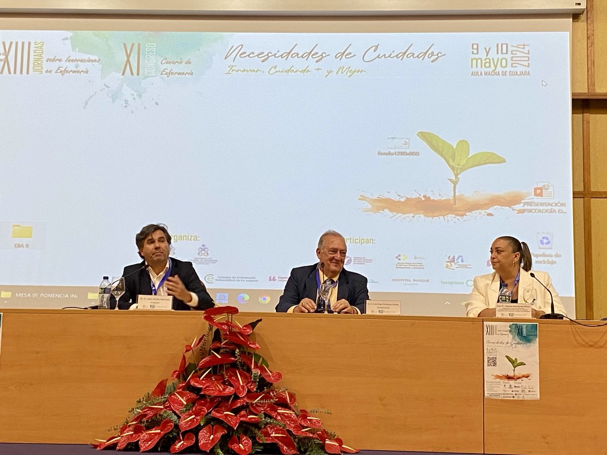 Primera mesa de #XIIIJornadasInnovaciones ⁦<a href="/EnfermeriaCN/">EnfermeriaCanaria</a>⁩ ⁦@natacha_enf⁩ ⁦<a href="/amortega67/">Angela</a>⁩ ⁦<a href="/idart86/">Aarón I Plasencia</a>⁩ ⁦<a href="/Santyfernandez/">𝓢𝓪𝓷𝓽𝔂 𝓕𝓭𝓮𝔃 💉</a>⁩ ⁦<a href="/LauraLavera/">Laura Vera 🏥</a>⁩ ⁦<a href="/Oskartf/">Oskartf</a>⁩ ⁦<a href="/ErikMedinaCruz/">Erik Medina Cruz</a>⁩ ⁦<a href="/yurenanovo/">Yurena</a>⁩