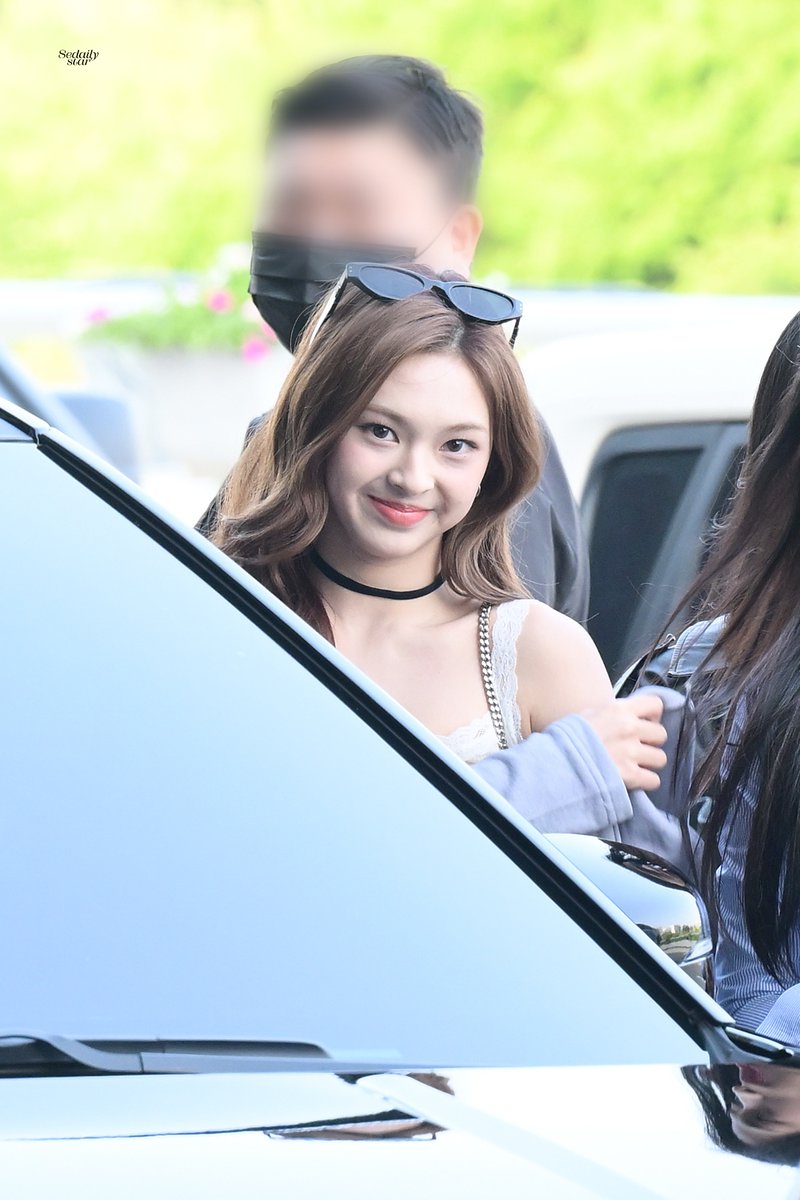 sedaily_star's tweet photo. 240509 베이비몬스터 출국 치키타

다른 팬클럽에서 스카우트가 와도 베몬만 보겠습니다‼️

🔗https://t.co/RV0wfxBeVI

#베이비몬스터 #BABYMONSTER
#치키타 #CHIQUITA https://t.co/g3gM9vMWHz