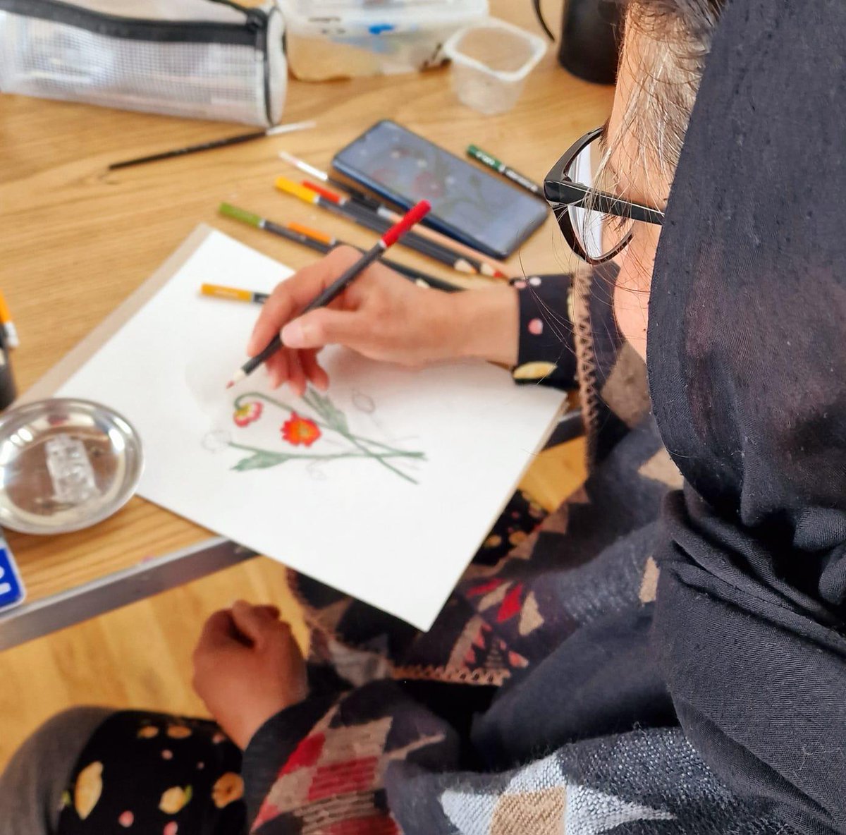 Our Multinational Women's Art Group at the Beacon Arts Centre creating more art pieces for The Art Exhibition as part of the Creative Minds event at The Beacon Arts Centre! Creative Minds 2024 takes place on May the 21st and 22nd 🙂

#creativeminds #Inverclyde #InverclydeCares