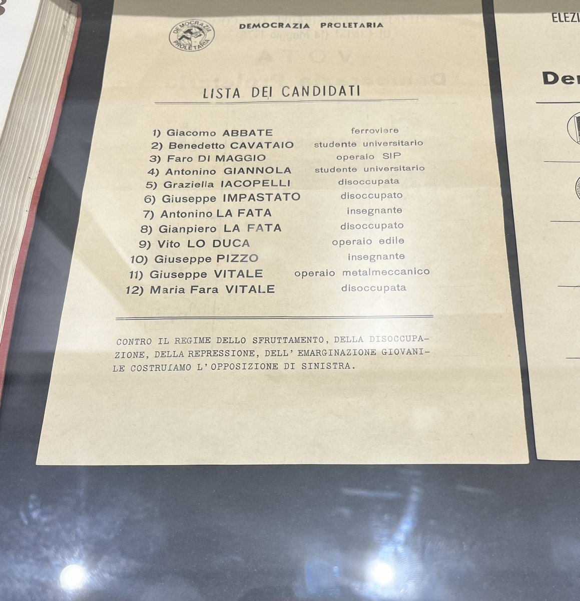 Il #9maggio di 46 anni fa venne ritrovato sui binari, dilaniato da una bomba, il corpo di Peppino #Impastato. Oggi sono qui nella sua casa per fare memoria e onorare chi ha pagato con la propria vita il suo No a tutte le mafie. E questo é il suo taccuino.