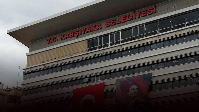 CHP'li Karşıyaka Belediyesi’nin Cemil Tugay döneminden kalan borçları ödememesi nedeniyle Park Kent şirketi belediyenin makam odasını haczetmek istedi ▪️Yetkililerin müdahalesinin ardından işlemler geçici süre ertelendi.