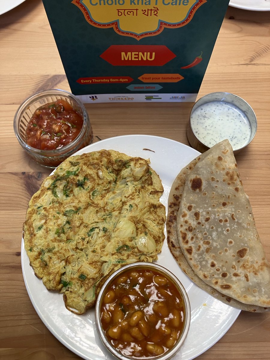 Ooh what a delish Desi omelette brekkie at r Cholo kha i cafe in Somers Town served with crispy paratha n all served with a cuppa rich Marsala chai. Lentil curry with loadsa sides for £6. It’s all so yummy … come along