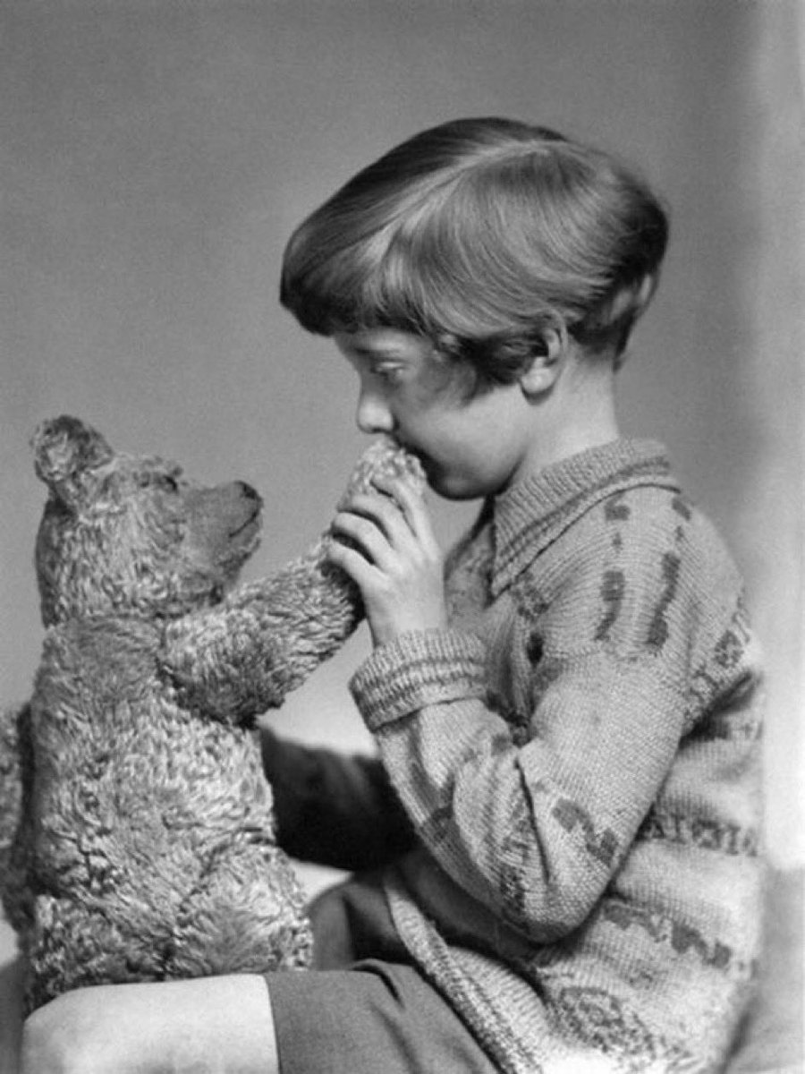 This Winnie the Pooh and Christopher Robin, 1927