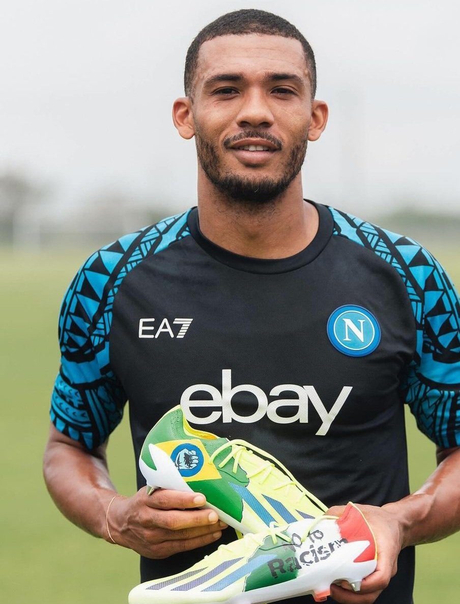 💙 Scarpini speciali per #JuanJesus 👟 ✊🏿

#ForzaNapoliSempre #SscNapoli #IostoconJJ #notoracism #SerieA