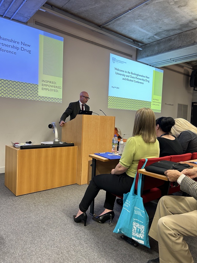 Our Deputy VC Prof. @damien_page opened BNU’s first ever Drug and Alcohol Conference this morning, partnered with The Oasis Partnership 👏 Be sure to check out our Instagram account to follow the conference in real time: @_bnuni 🌟