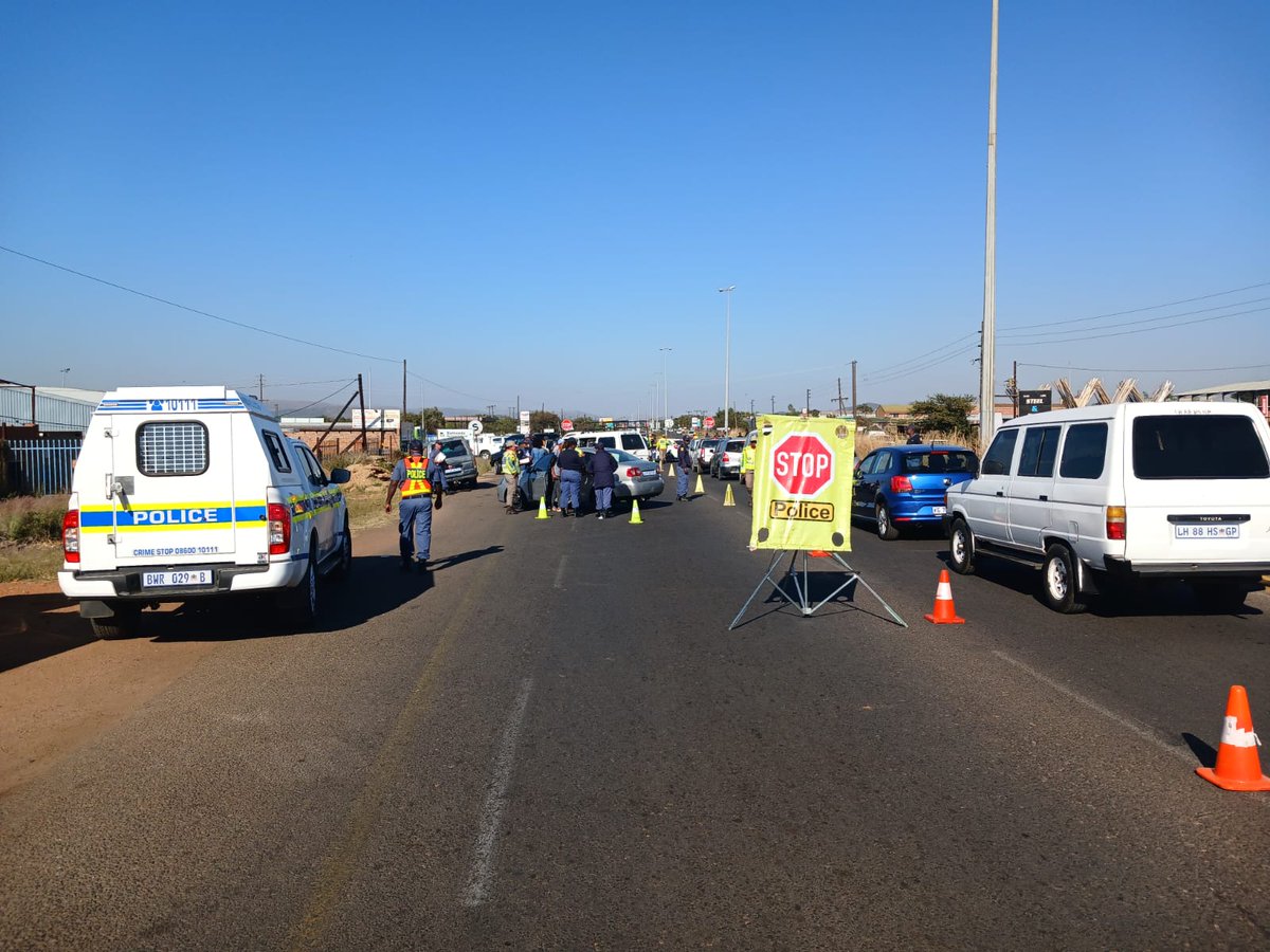#sapsGP Brigadier SamuelThine, acting District Commissioner of Tshwane, conducting an inspection at a roadblock during #OperationShanela in Ga-rankuwa Policing area earlier today. Brigadier Thine actively participated at the roadblock operations, which included vehicle searches