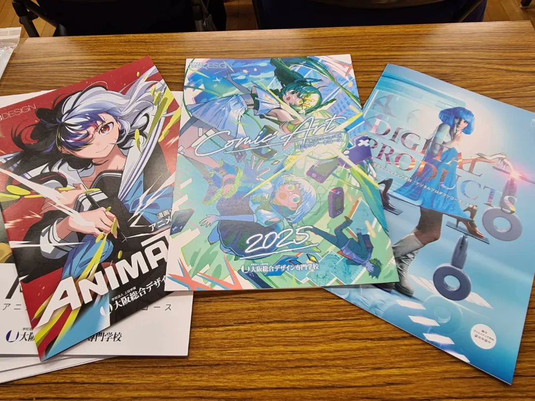 OBKG's tweet image. OSCD説明会
本日、OSCDの先生が本校で学校説明会をしてくださいました。OSCDはデザインやアートを学ぶだけでなく、学生のキャリアサポートも行っています。また、現在OSCDで学んでいるOBKG卒業生との質疑応答も行われました。
#OBKG #studyinjapan #OSCD