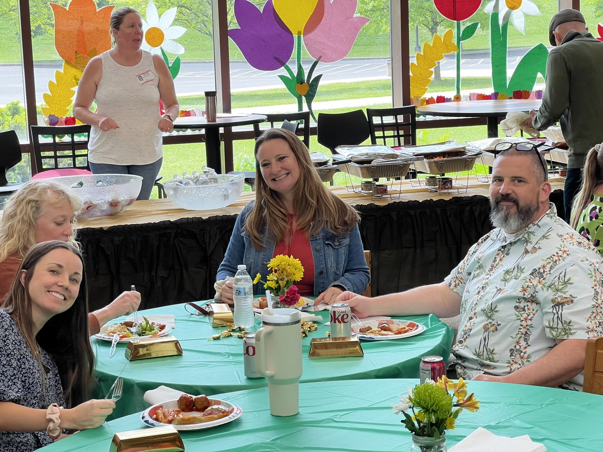 CBTohickonMS's tweet photo. Tohickon teachers and staff thank our parents & Parent Council members for the incredible luncheon they provided for us today! #Tohickon #CBSD #Geateful https://t.co/H4iI9GNfOR