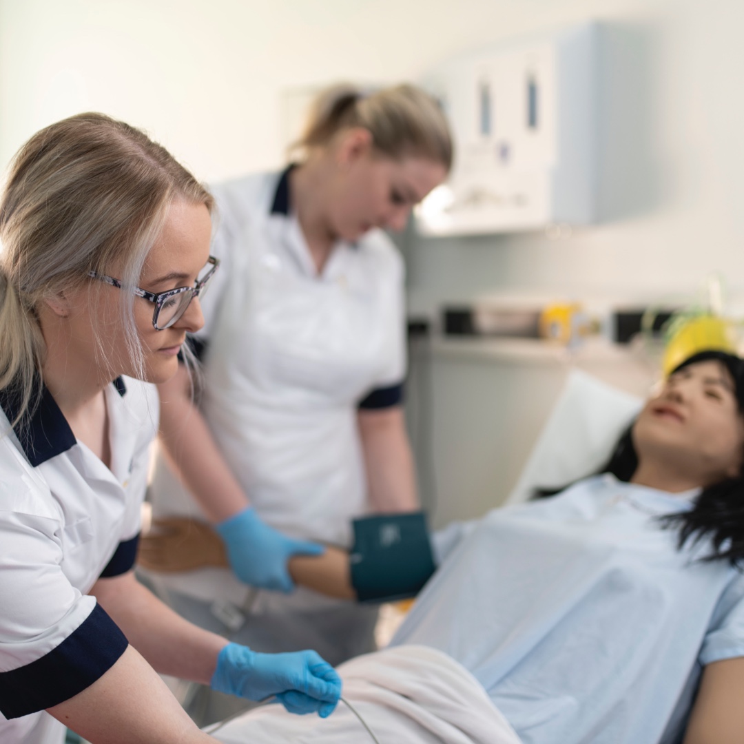 Ulster University graduate nurses can now register to practice anywhere in the UK or Ireland 🎉 We are the only university in the UK to enable our students to legally practice in GB, NI and ROI. Find out more: ulster.ac.uk/news/2024/may/… #WeAreUU | @nmcnews | @NMBI_ie