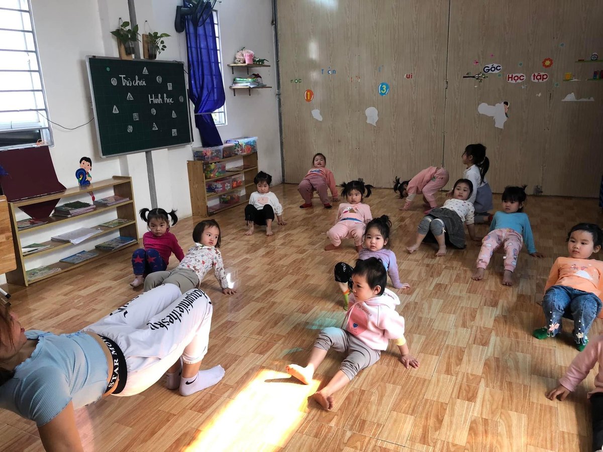 djdzenter's tweet photo. lớp học luôn có tiếng ucuowif https://t.co/xgvOQv5dFM
