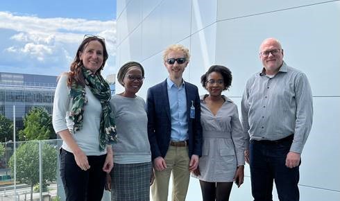 IARC welcomes the Executive Director of the Global #Albinism Alliance, Antoine Gliksohn, for fruitful discussions on skin #cancer research in this high-risk population.