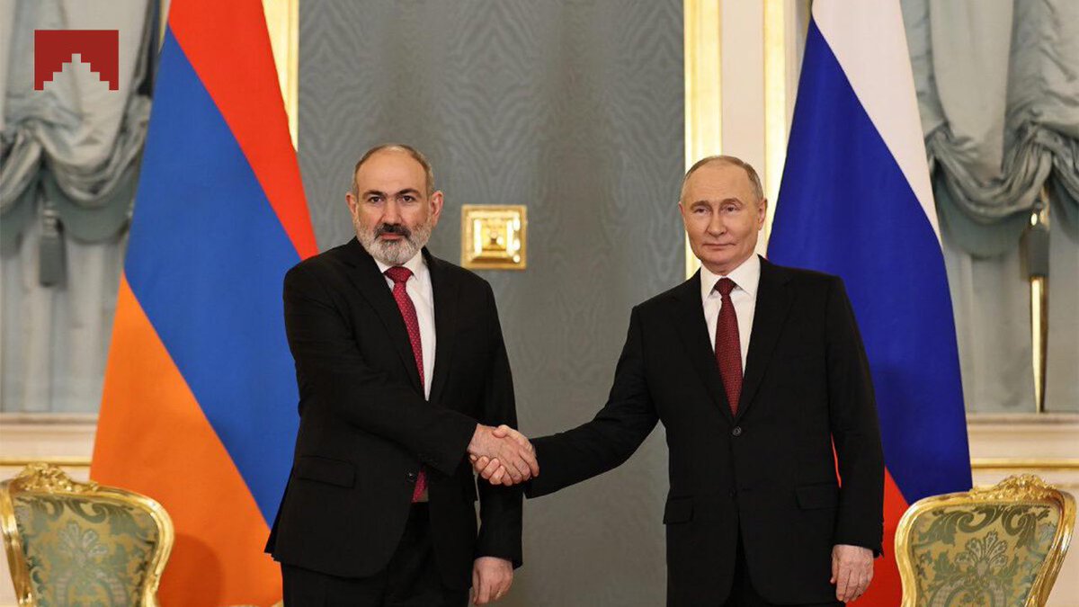 📌 #ÖzelHaber Paşinyan’dan barış adına önemli bir adım daha: Moskova’da, Rusya lideri Putin ile görüşen Paşinyan “Ermenistan'daki Rus sınır muhafızlarının artık #Azerbaycan-Ermenistan sınırını korumaya ihtiyaç olmadığını” bildirdi. Putin, Paşinyan'ın bu konudaki talebini kabul…