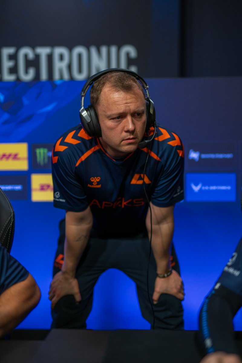 18 years in CS🔫
9 years coaching✏️

Achieved a great deal, but I want more.

From building esport education and curriculums, to academy development, to Tier 1 performance.

Structure, values, hard work. Smiles, laughter, experimental approach.

Lets talk.

DM is open✉️
RT plz🙏