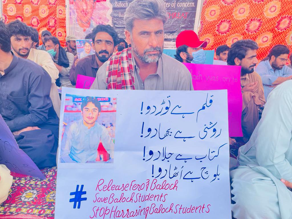AnwerBaloch786's tweet photo. The wait of two years,
the wait of father for his son,
the wait of mother for his beloved son,
feroz baloch is still disappeare 
Raise your voice against this            injustice.
#ReleaseFerozBaloch
#SaveBalochStudents https://t.co/BH8UhBiSwW