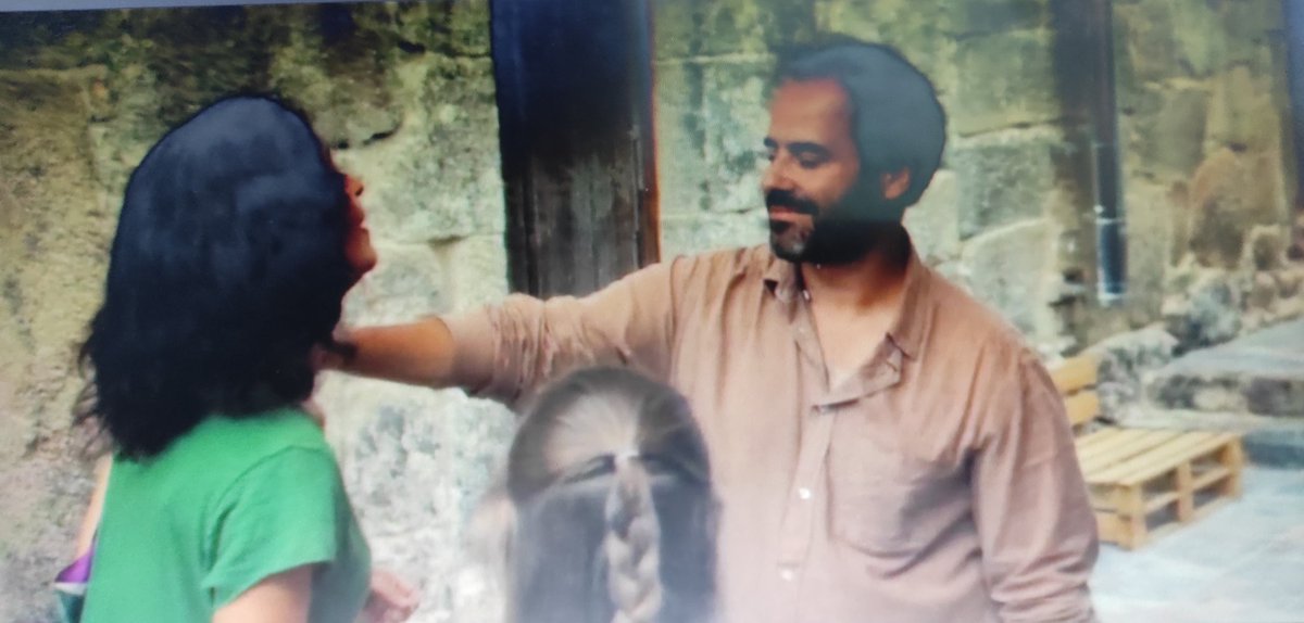 Proyectando Antes de que se poña o sol de Nani Matos (España) <a href="/nani_matos/">Nani Matos</a> <a href="/FInquietarte/">FundaciónInquietarte</a> <a href="/unedpontevedra/">UNED Pontevedra</a> <a href="/YolandaCruzL/">Yolanda Cruz López</a>