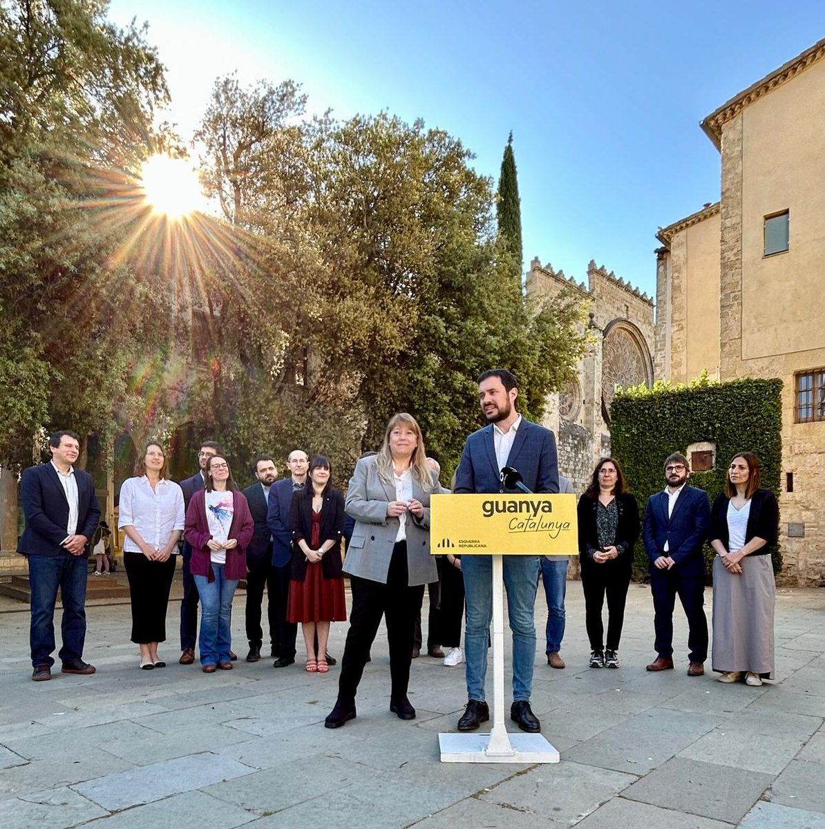 La consellera @natalia_garriga ha reivindicat a #SantCugat la feina que ha fet la @gencat per impulsar la llengua catalana en els últims anys. Ho ha fet acompanyada de santcugatencs i santcugatenques que treballen al govern català des de diferents àmbits. 

#AlCostatDeCatalunya