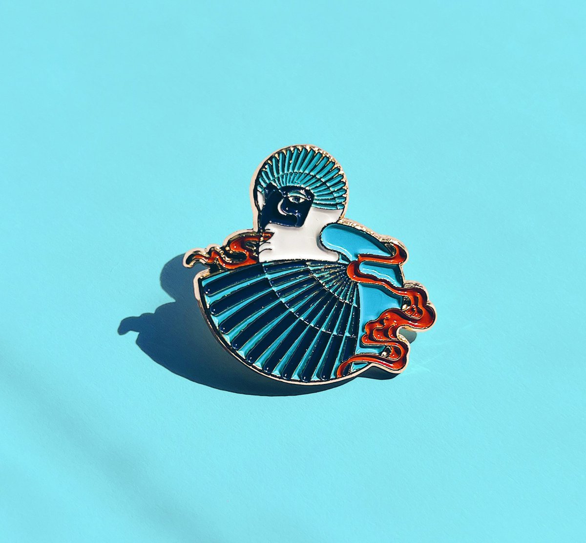 TomorrowMyth's tweet photo. Philippine Eagle Enamel Pin | TOMORROW MYTH 

Order ➡️ https://t.co/rfW6gH5Cld https://t.co/Q3TfhpYS2R