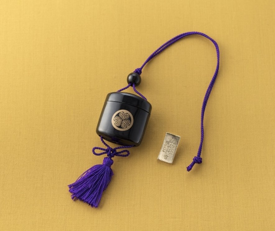 一時的に品切れとなっておりました印籠守は奉製が整いましたので本日