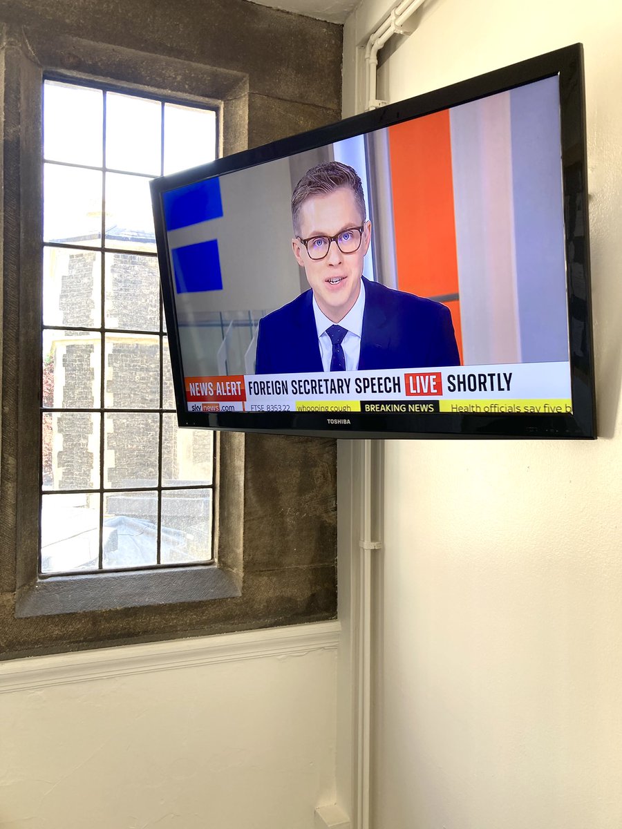 Good to have a (repurposed) TV in the @StPetersYork Politics, Economics & B Studies corridor now so students can catch the headlines on the way to lessons Even better when they’re presented by our OP @GarethBarlow on @SkyNews! #stpeters #York #skynews