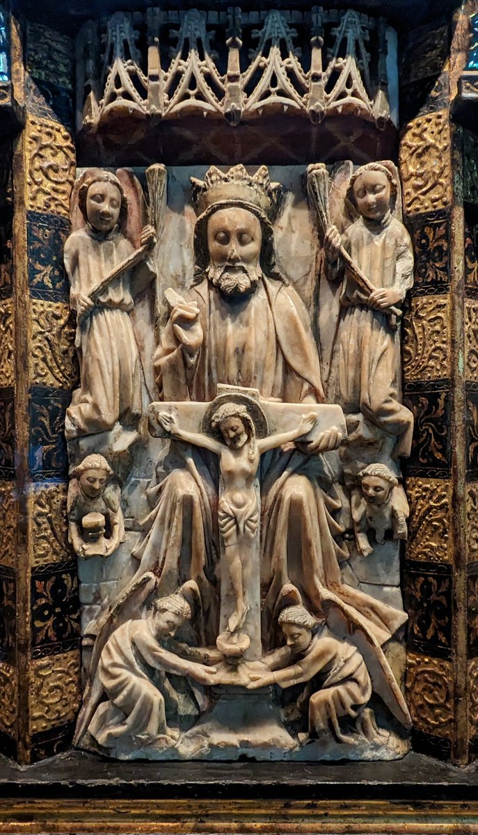 The central panel of the 15thC alabaster altarpiece at Nottingham Castle showing the trinity is absolutely stunning. The top two angels are definitely censing with some menace though, you wouldn't want to get on the wrong side of them! #ThuribleThursday