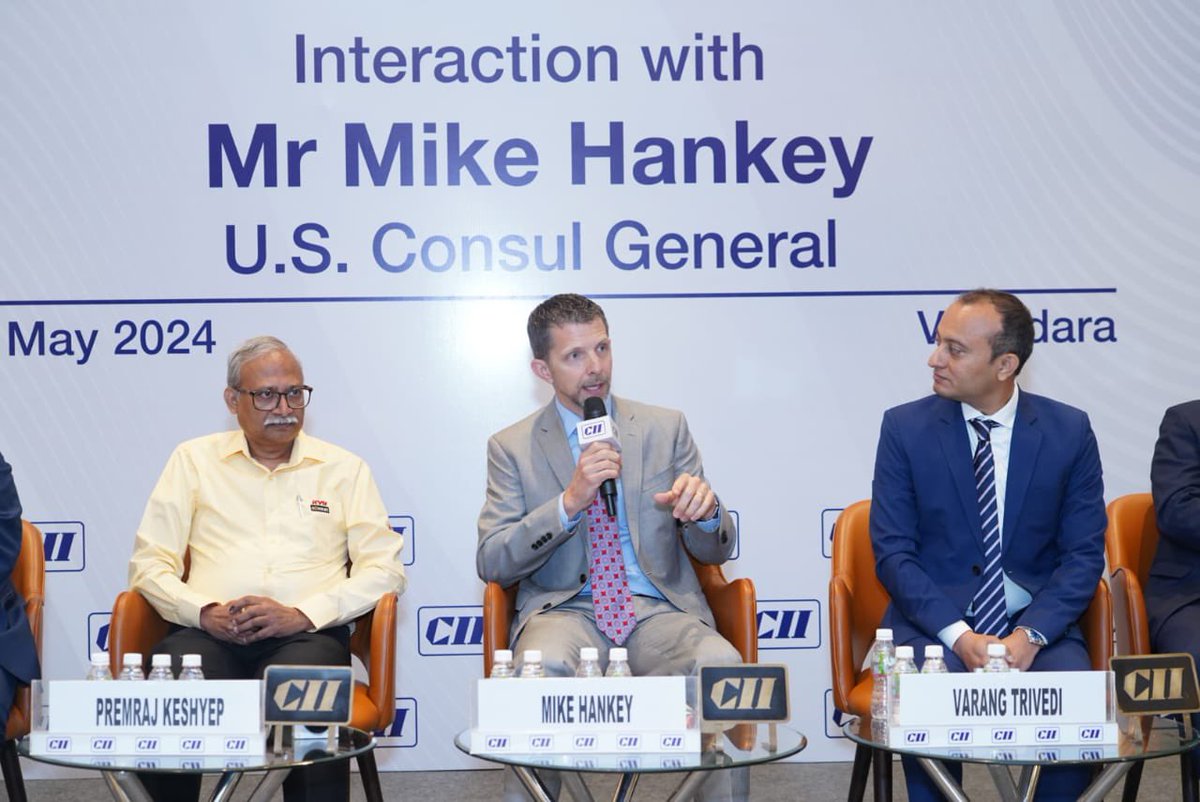 Underscoring the United States’ support for advancing trade and investment in Gujarat, #CGHankey met members of @FollowCII to discuss strategies to drive economic prosperity in Vadodara, including recruitment and retention of women as well as participation in the @SelectUSA…
