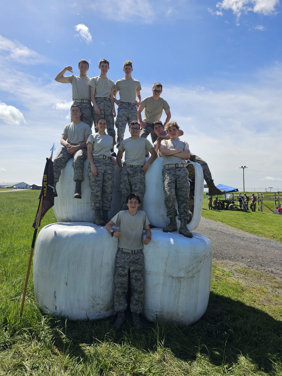The Raides comp yesterday was grueling w/85 deg temps & a course 1K ft higher than ours. Our Raidrers put all Army JROTC teams on notice as they easily took 2nd of 5 teams & narrowly missed 1st place. Next year 1st place!! #plumproud @plumboroughsd @PlumAthletics @PBSDSuper