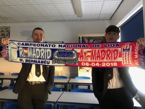 Hala Madrid!
Our year 10 student Rhys showing off his special reward for his determined efforts and willingness to succeed in Spanish!
We could not be prouder of these highly motivated students.
#TeamCarleton #meencantaelespañol