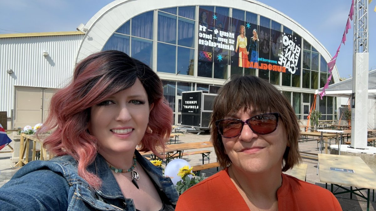 EuroRiffs's tweet image. Made it to the Euro village. Ready for our friends at @EuroTripPodcast event at the Fan Cafe.