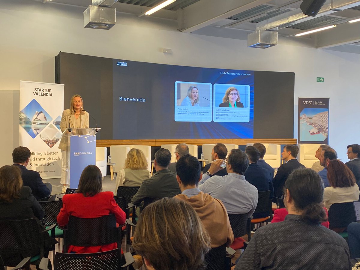 VLCInnovation's tweet image. #TechTransfer | @PaulaLlobet: &quot;València es vuestro laboratorio de prueba, escalado y replicabilidad, en el que la transferencia es imprescindible para resolver de manera efectiva los problemas más acuciantes de nuestra ciudad&quot;, durante el evento organizado por @Startup_VLC