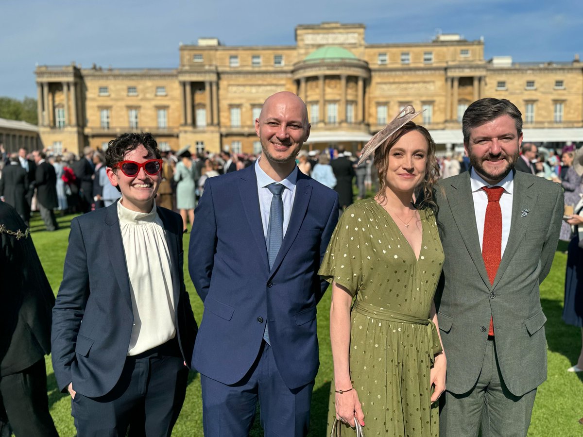 Delighted to accompany members of the @Humanists_UK team (including @YehudisFletcher as Founder of @PNahamu), supporting apostates to Buckingham Palace for a garden party. So pleased to see official recognition of their important work.