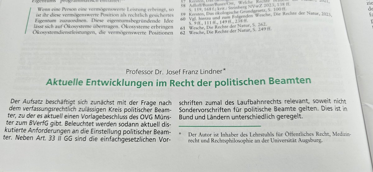 Der 'politische Beamte' (zB § 54 BBG) ist ein schwerer Systemfehler im deutschen Staats- und Beamtenrecht. Das BVerfG wird in nächster Zeit wohl ein Grundsatzurteil fällen, wer polit. Beamter sein kann. Dazu einige Überlegungen in der aktuellen NVwZ (2024, S.620 ff.). 👇