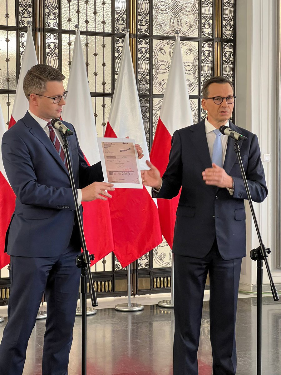 💬 Wiceprezes PiS @MorawieckiM: Te prognozy burzą spokój Polaków. Ruszamy w Polskę z naszą inicjatywą, która przygotował @waldemar_buda - zbieramy podpisy pod inicjatywą obywatelską - stop podwyżkom od lipca! #StopPodwyżkom