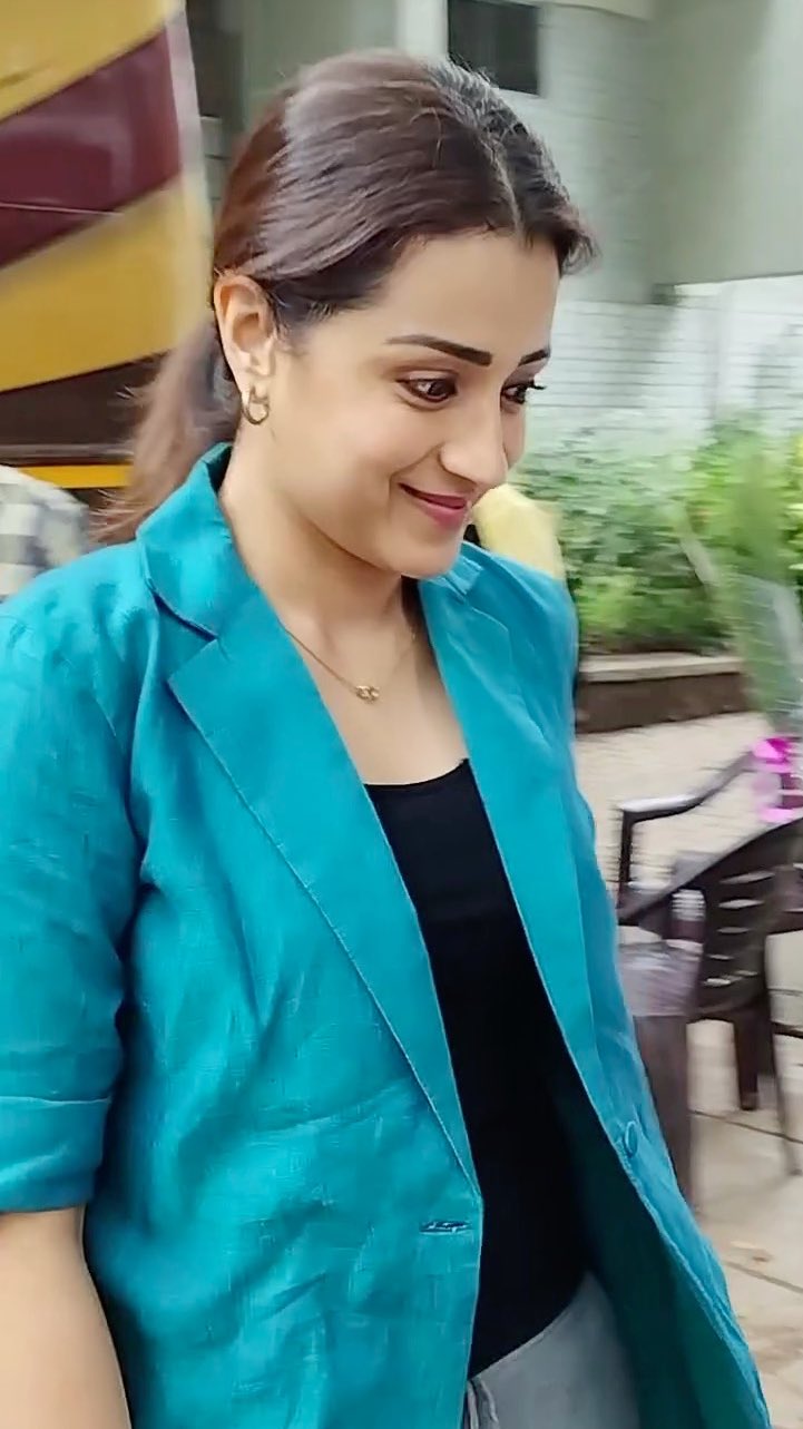 GNIVHR_W0AAKtPc?format=jpg&name=large